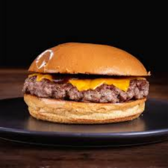 150g de Burguer artesanal de fraldinha com maionese verde e queijo prato no pão de brioche.