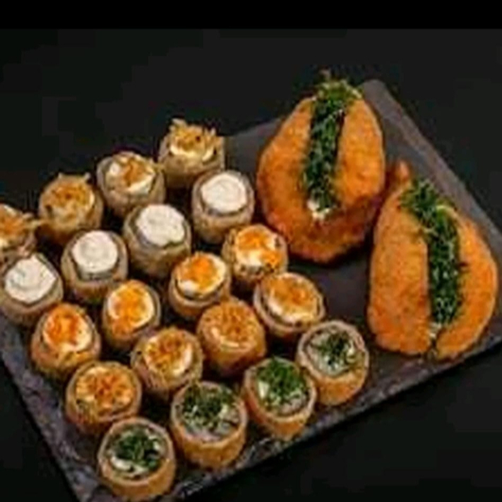 20 hot rools variados 2 temakis fritos