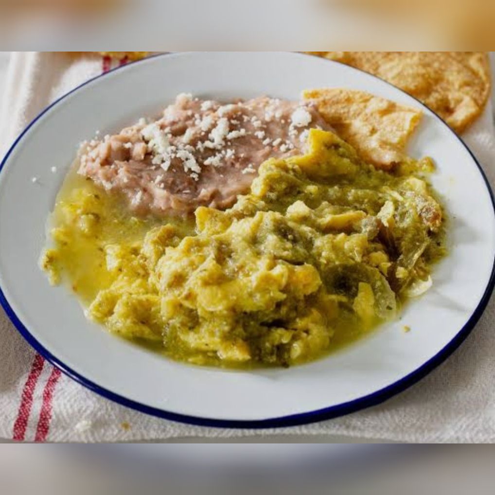 Huevos en Salsa Verde