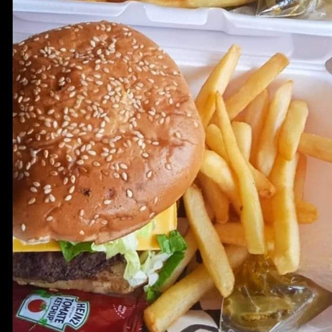Paquete 4- 3 Hamburguesas Con Papas