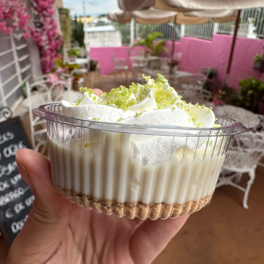 uma deliciosa tortinha de limão cremosa!