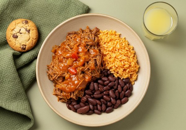 Res Desmechada + Bebida + Galleta