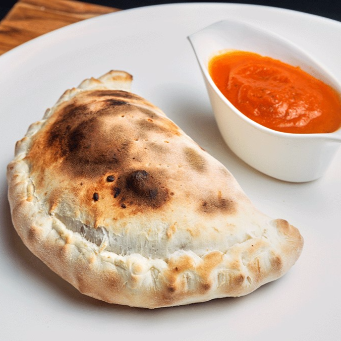 Calzone Pollo y Pesto +Bebida