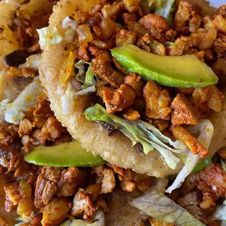 4 Panuchos de Carnita