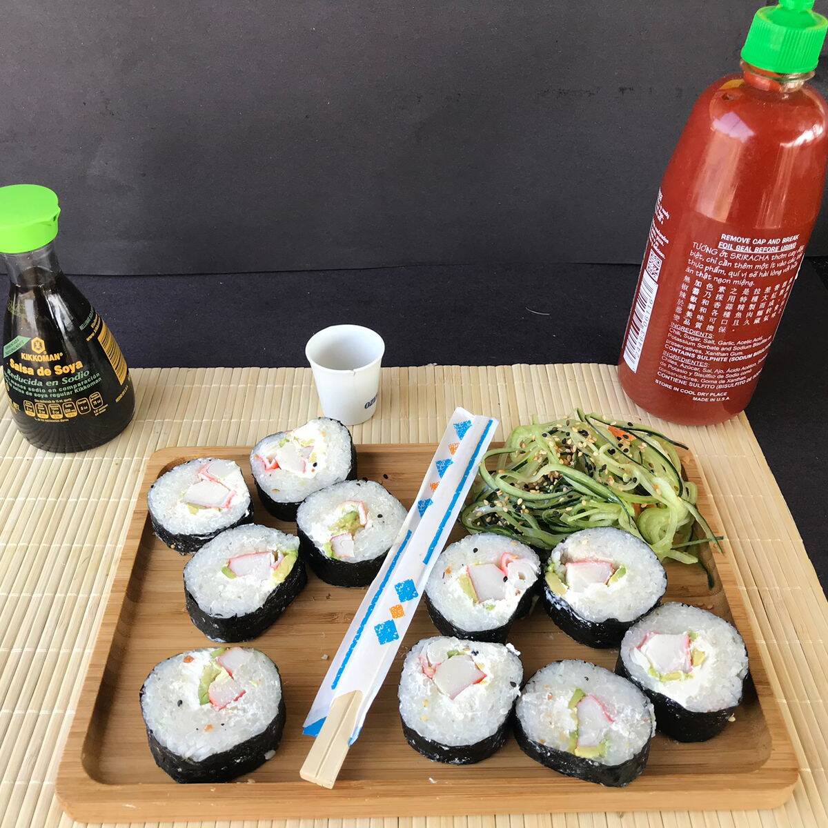 Sushi ALGA POR FUERA (carne asada o salmon)