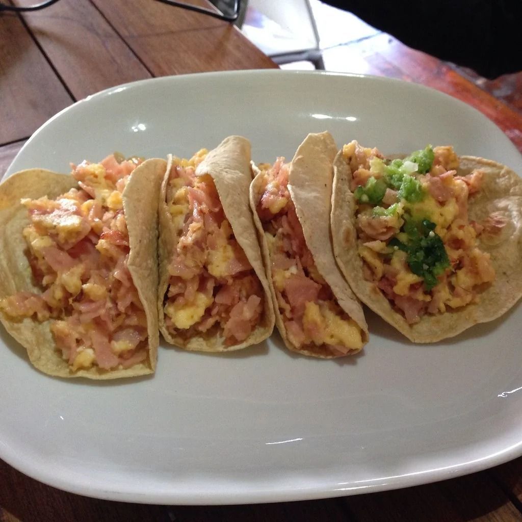 Taco de Huevo con Jamon
