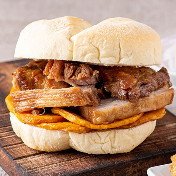 Sándwich con Chicharrón Junior