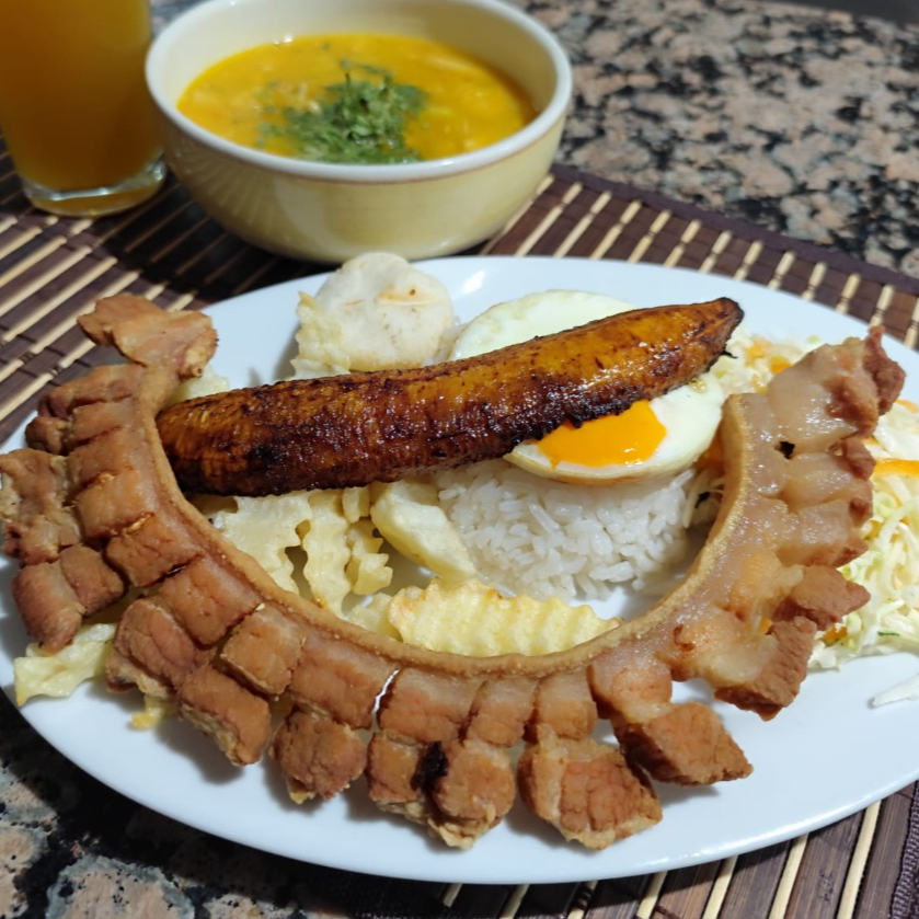 Almuerzo Chicharron