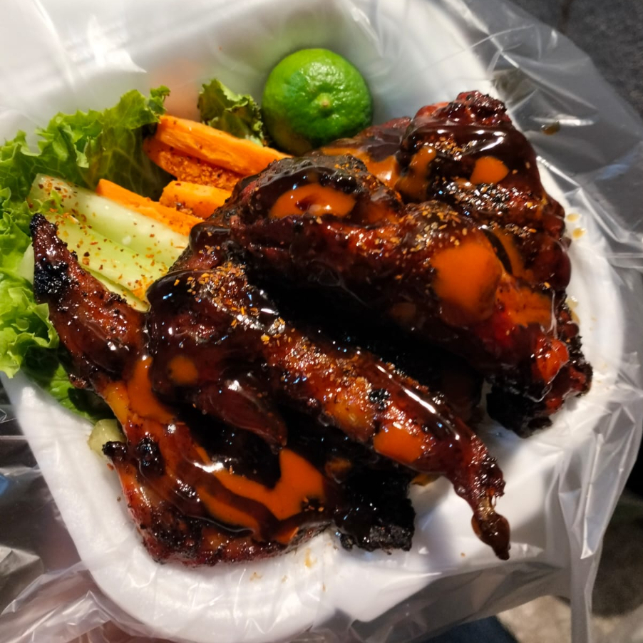 Alitas Adobadas Al Carbón