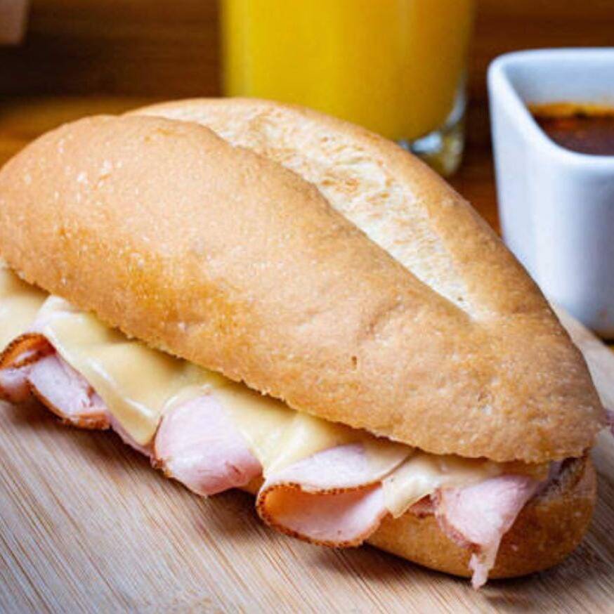 Torta de Huevo con Salchicha