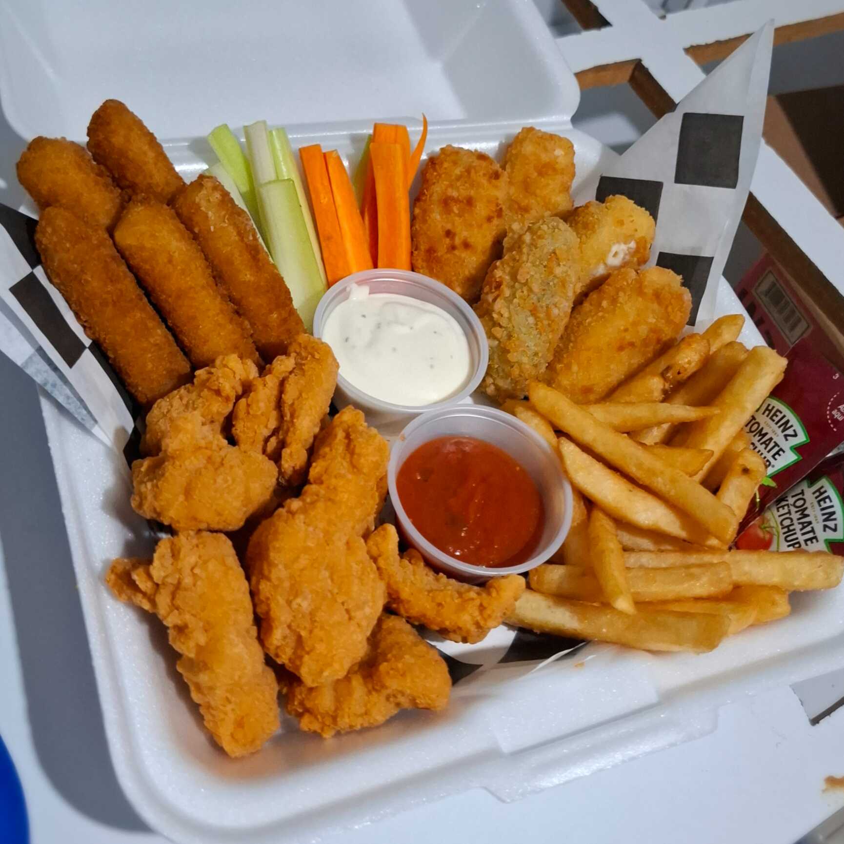SAMPLER BONELESS
