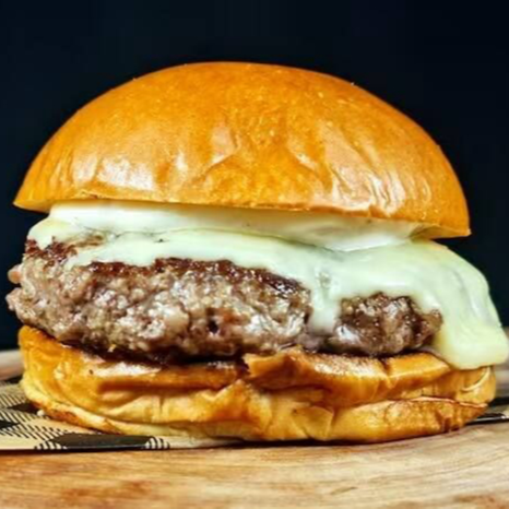 Hamburguer, presunto, mussarela, catchup e maionese