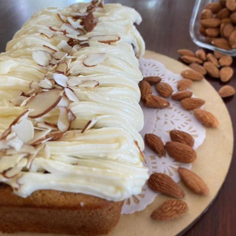 Panqué de Plátano con Queso Crema