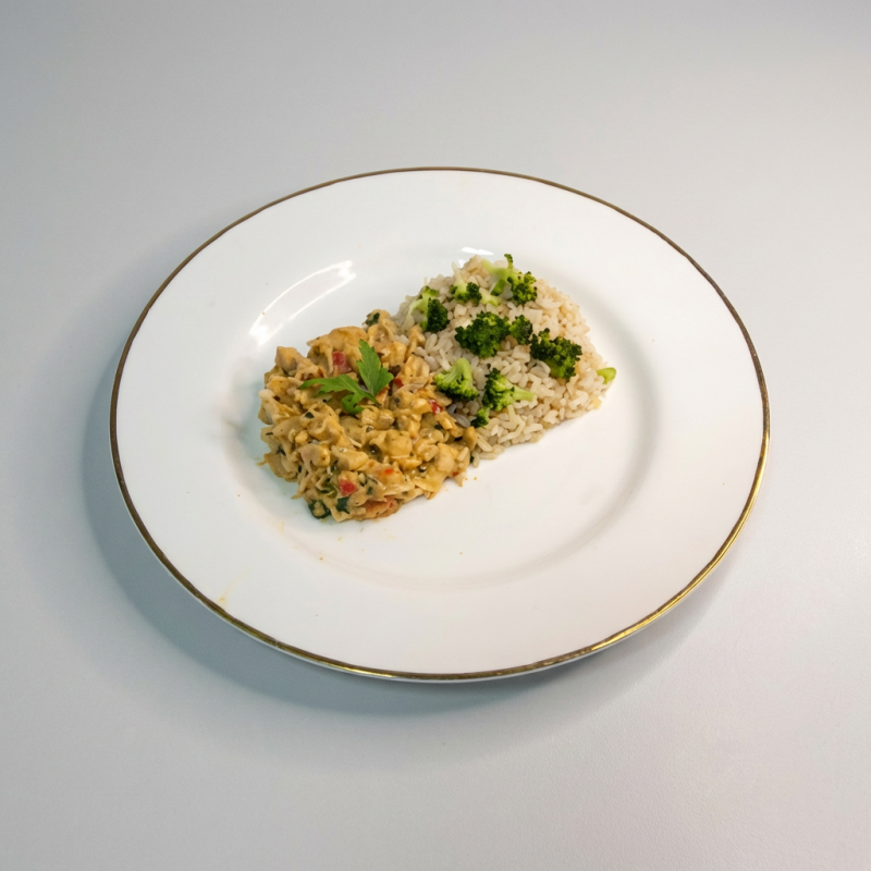 Marmitas- média (200g) - grande (400g). marmita saudável, saborosa, prática e nutritiva! . observações: -marmitas congeladas, aquecimento no microondas, forno ou banho maria.