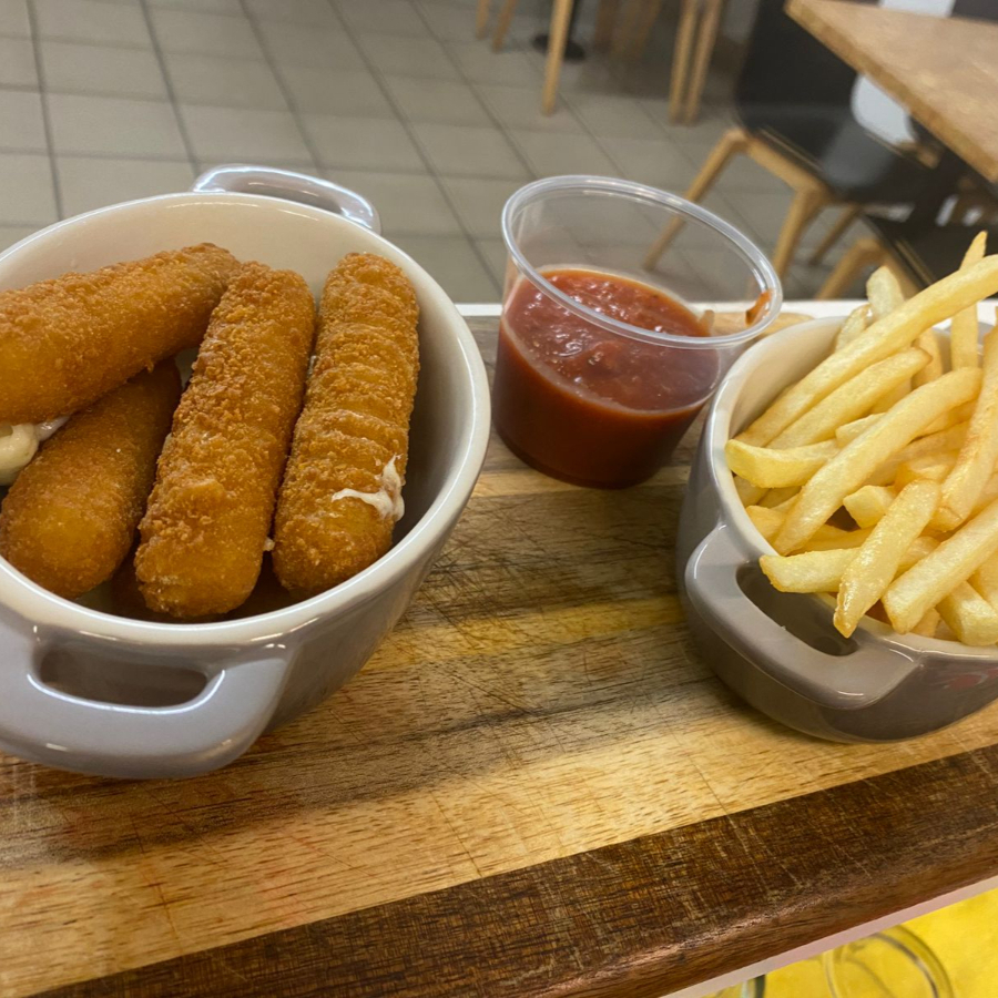 Dedos de Queso 6 Pz, Acompañados de Papas Fritas