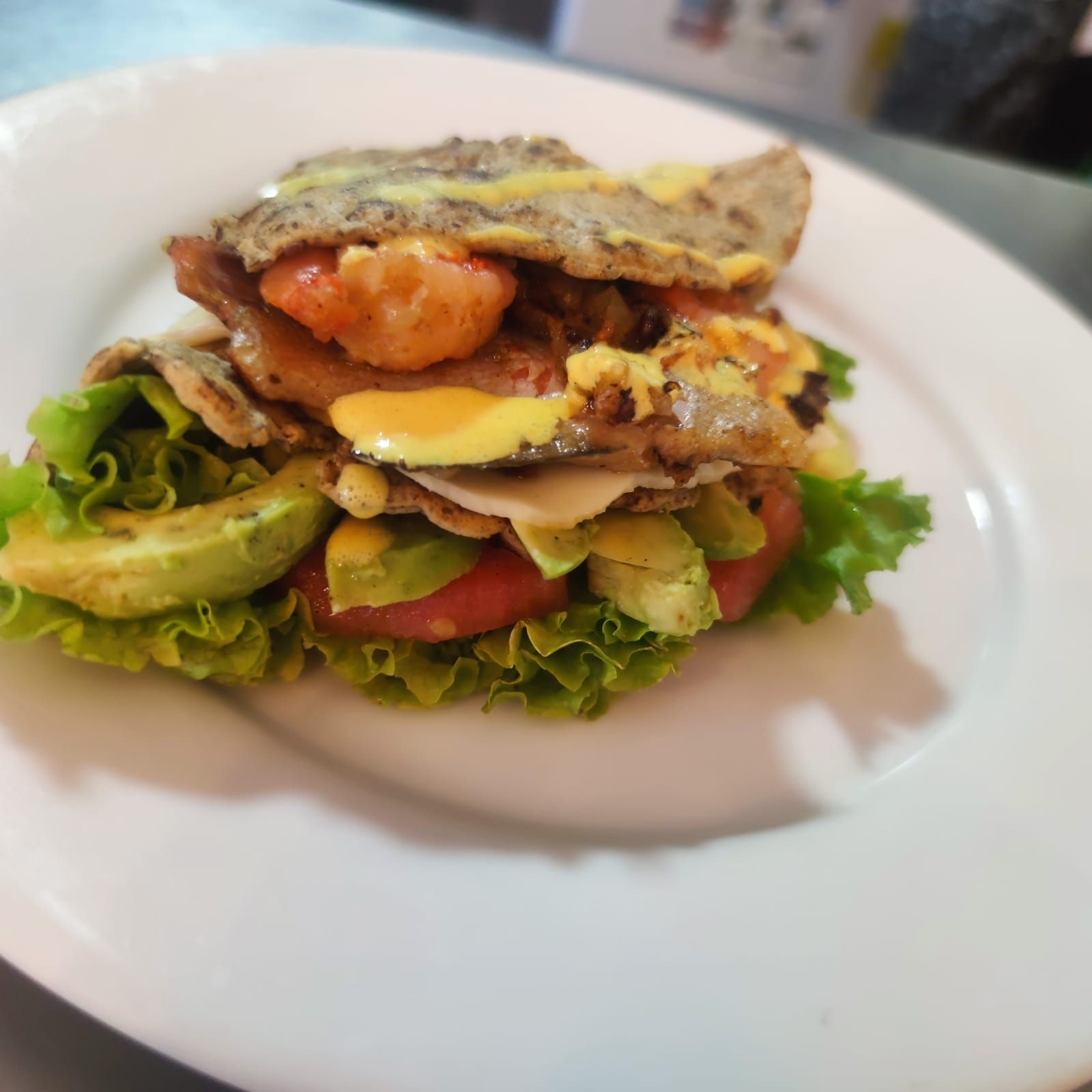 Combo WoW 2 Sandwich de Pollo + 1 Jugo