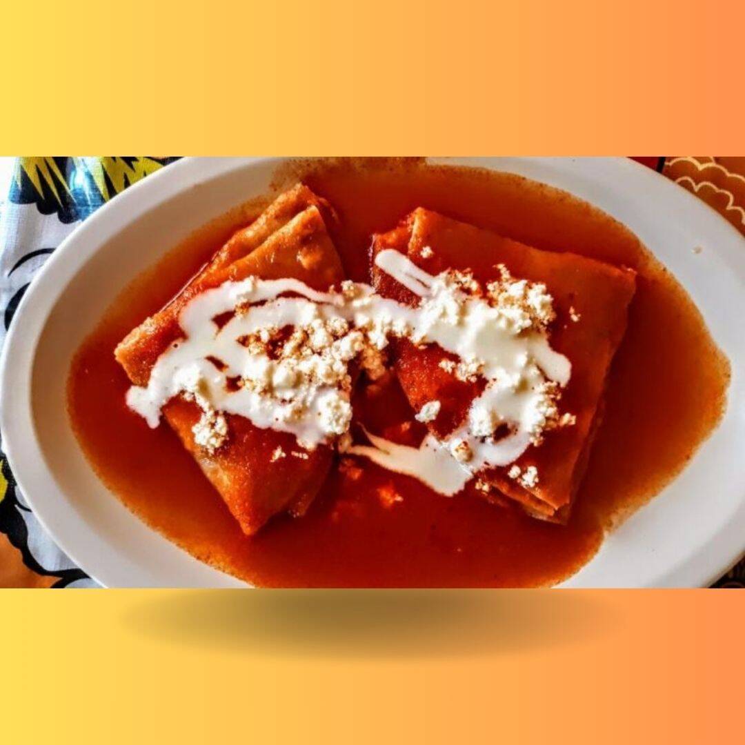 Entomatadas con Café de Olla o Agua Fresca