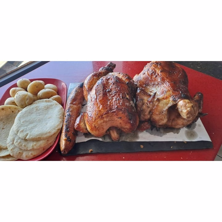 2 Pollo Enteros Asados al Carbon