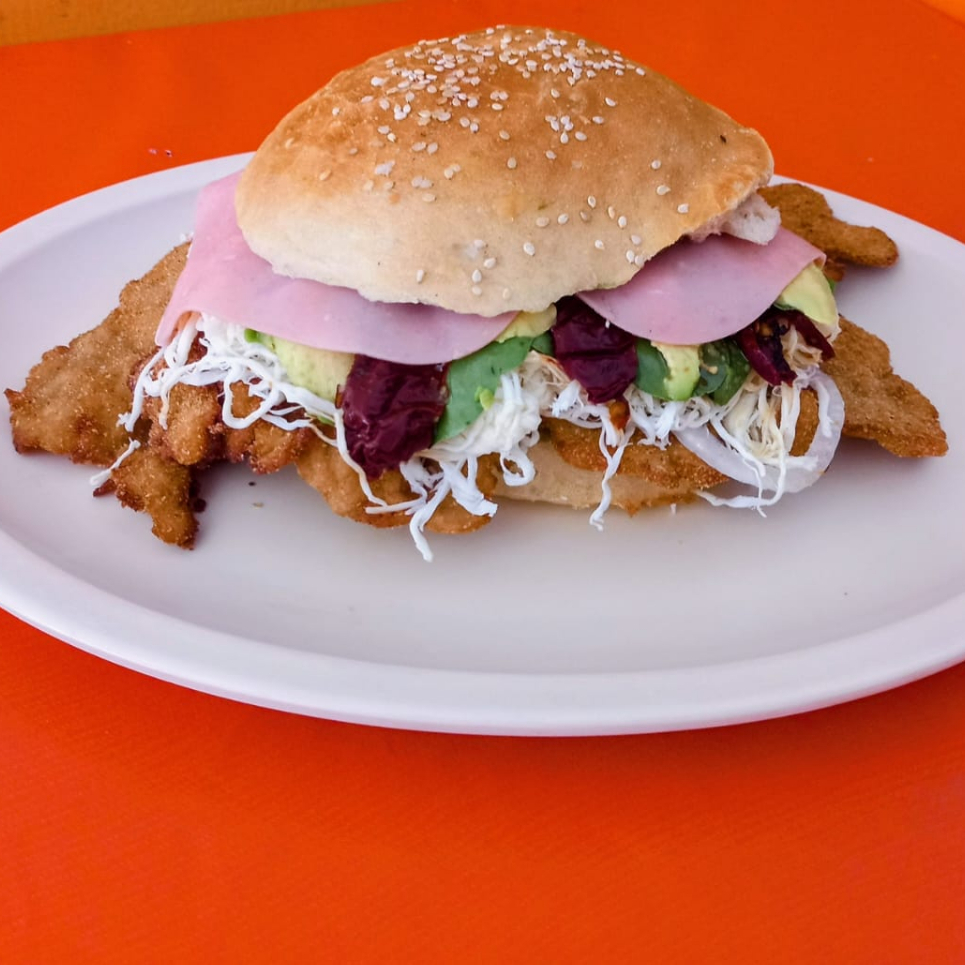 Cemita de Milanesa de Cerdo