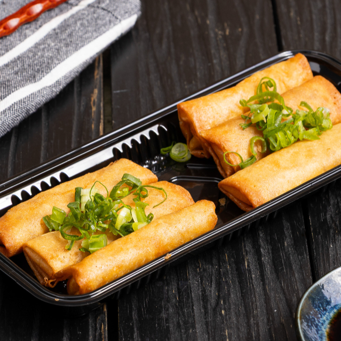 Massa leve e crocante recheada com legumes frescos salteados. Leve, saboroso e perfeito como entrada. (6 Unidades)