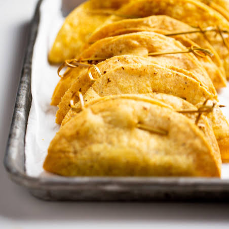 Taco Dorado de Frijol