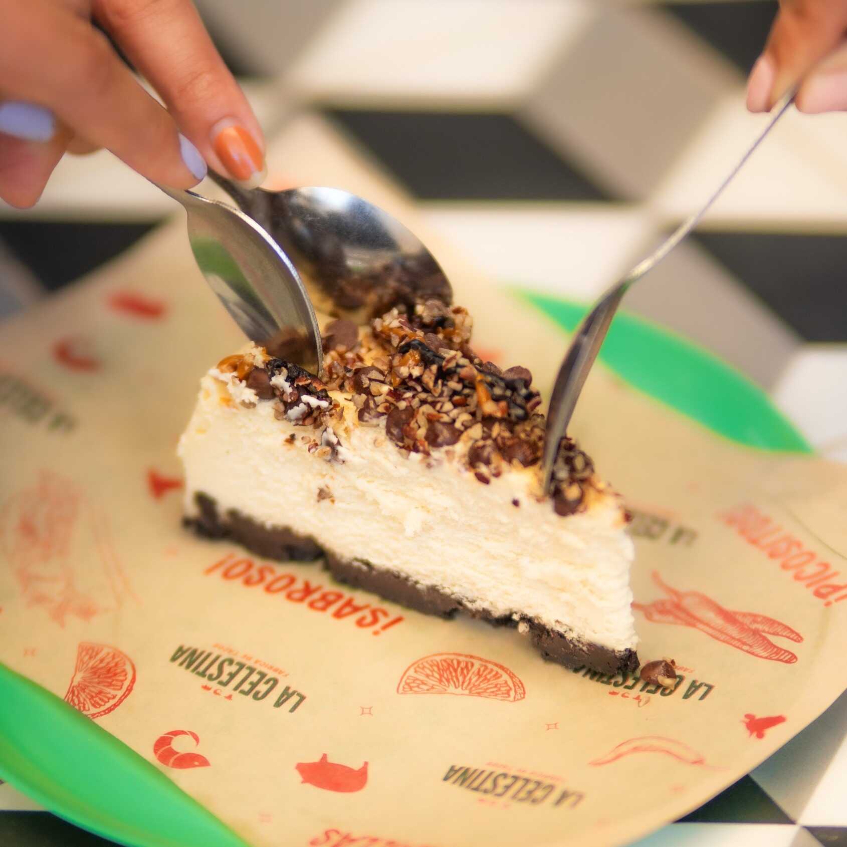 Rebanada Cheese Cake con Chispas de Chocolate