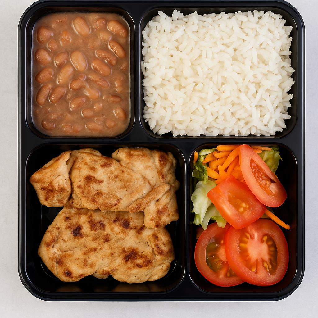 File de frango grelhado no certo,Acompanhado de Arroz branco, feijao e salada fresca