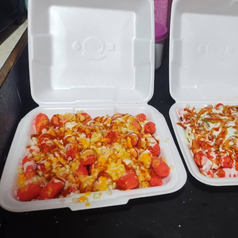 Chetos Con Queso y Elotes