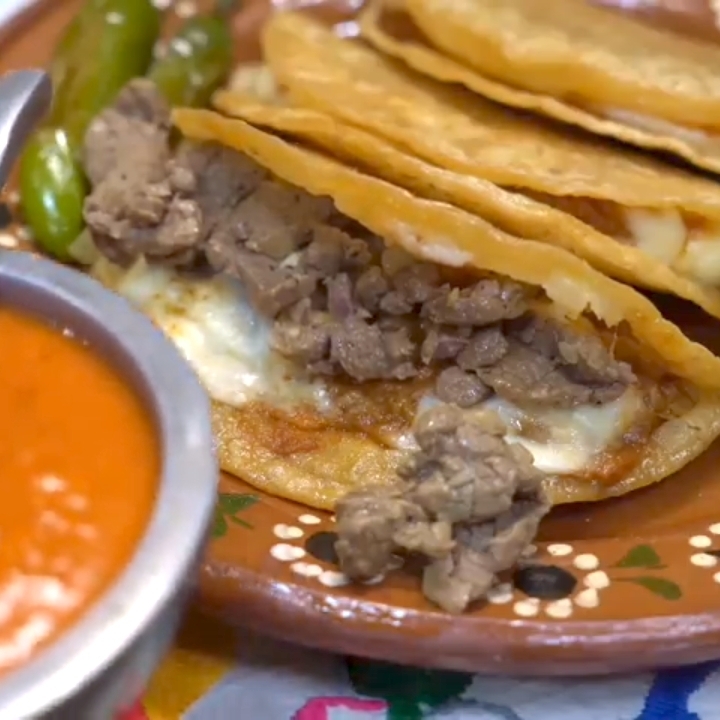 Taco con Queso.