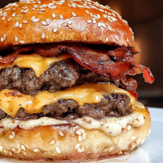 H4. Doble BBQ Onion Burger.