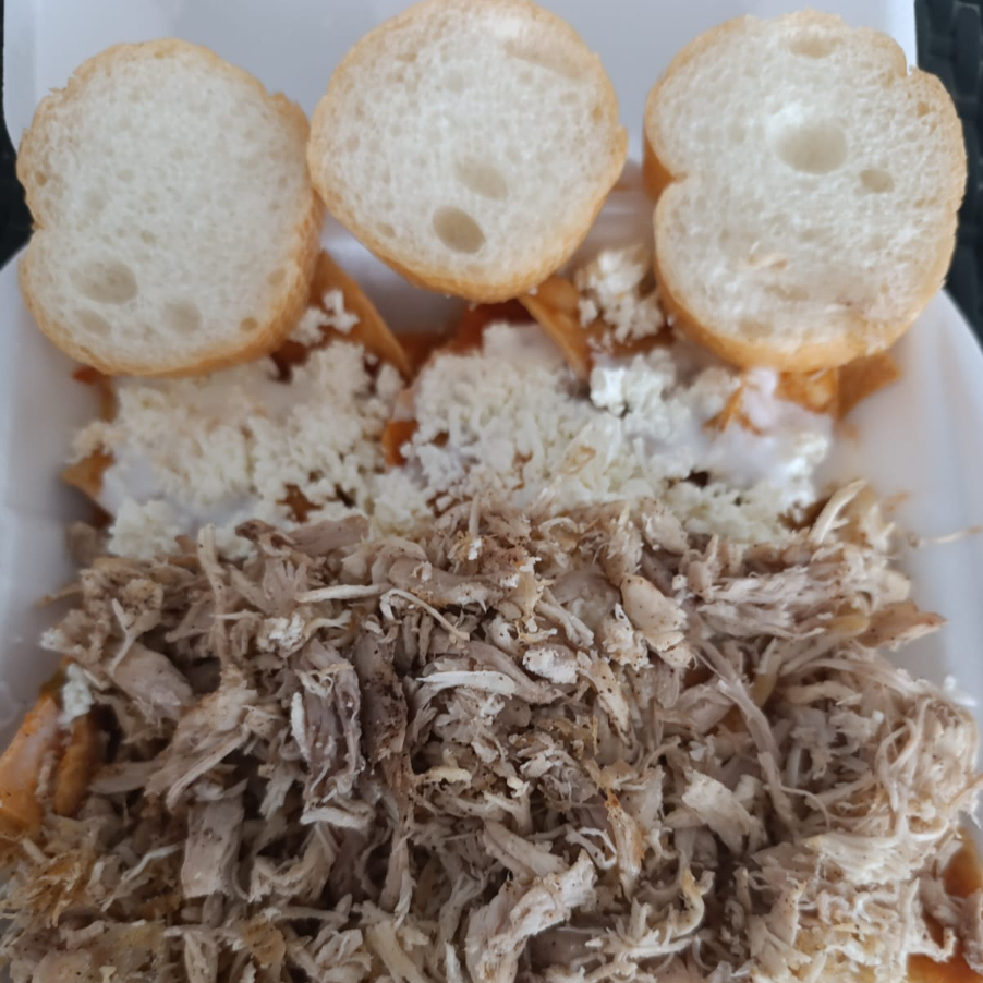 Chilaquiles con Pollo