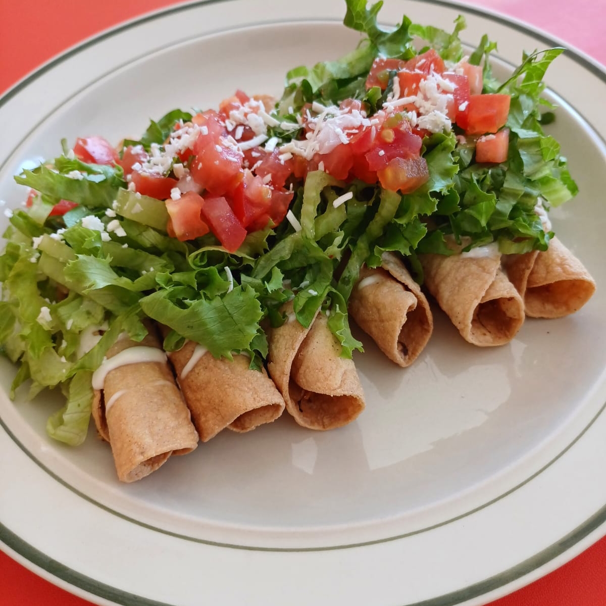 Tacos Dorados de Pollo