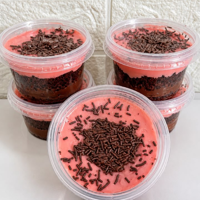 Massa chocolate brigadeiro cremoso moranguinho e brigadeiro cremoso chocolate 50% cacau.