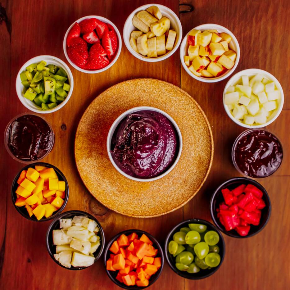 Açaí natural com duas camadas de chocolate ao leite derretido, acompanhado de 1 fruta fatiada! Simplesmente maravilhoso!
obs: enviamos o chocolate a parte para melhor experiência.
Seo: Açaí trufado, açaí com chocolate, açaí dupla camada chocolate, açaí com fruta fatiada, açaí bowl, açaí na tigela, açaí cremoso, açaí gelado, açaí puro, açaí fresco, açaí natural, açaí delicioso, açaí energético, açaí saúde, açaí fitness, açaí gourmet, açaí premium, super açaí, energia extra, explosão de sabor, sabor incrível, delícia gelada, açaí de alta qualidade, chocolate cremoso, chocolate derretido, chocolate ao leite, chocolate meio amargo, fruta fresca, fruta da estação, banana, morango, kiwi, manga, combinação perfeita, açaí favorito, açaí irresistível, açaí top, açaí refrescante, doçura na medida, cremosidade extra, textura perfeita, saudável e indulgente, energia para o Dia, refrescante e nutritivo, açaí para viagem, açaí entrega, pedir açaí, açaí promoção, açaí desconto, cupom açaí, gratiz