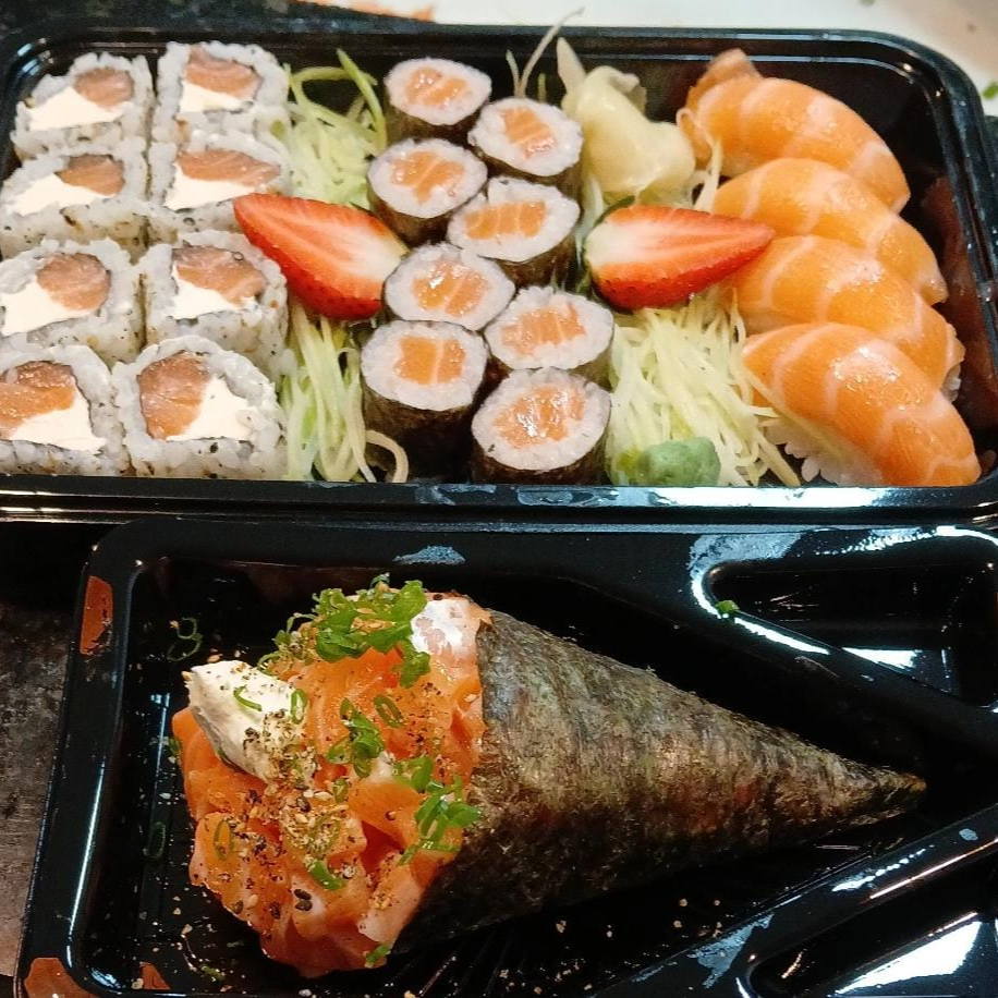 8 Filadélfia 8 hossomaki 4 niguiri de Salmão 1 temaki filadelfia