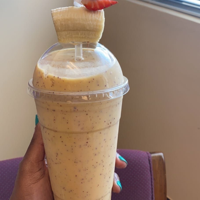 Licuado PLATANO-FRESA 20oz