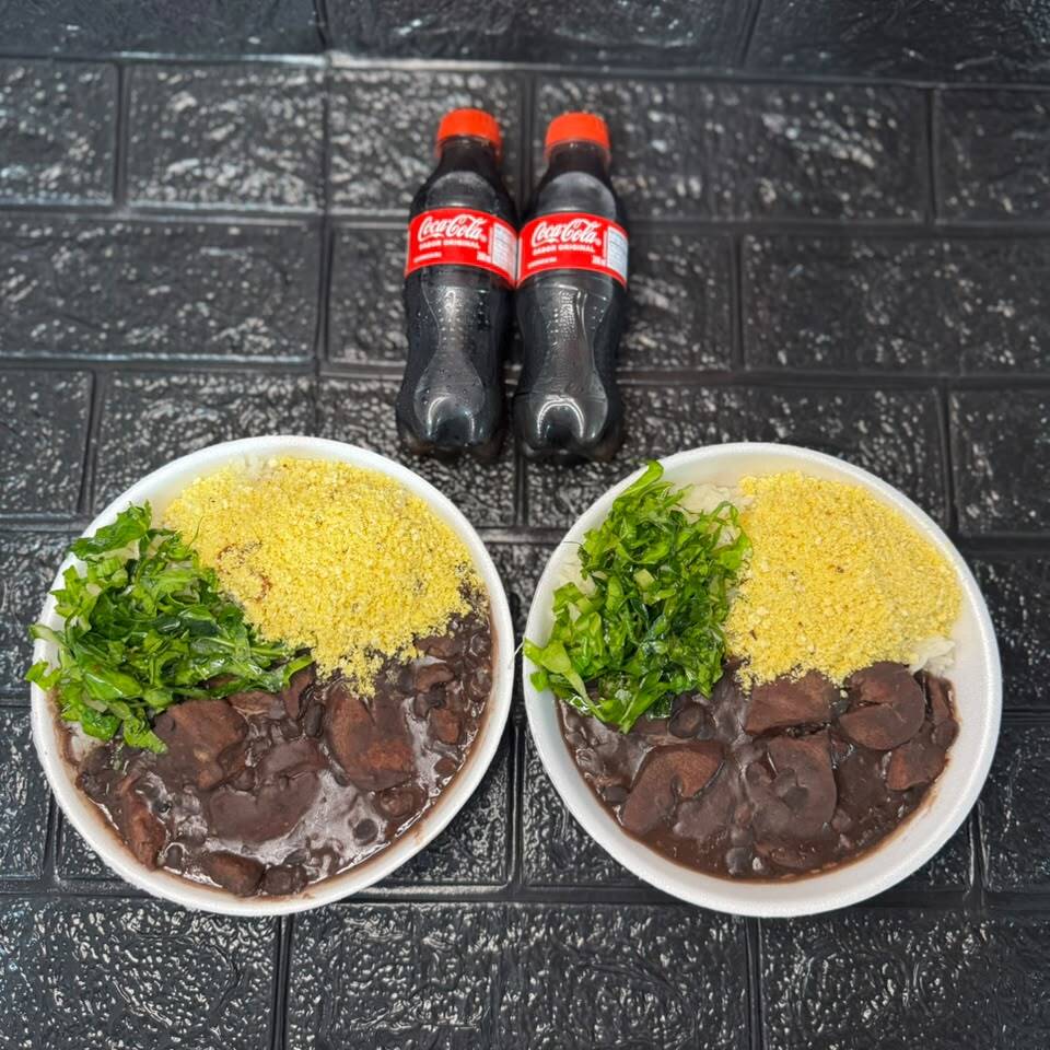 Acompanha arroz soltinho, feijoada com pernil suino,calabresa defumada,couve refoda na manteiga,torresmo crocante, farofa do chef
🍽️ Almoço • Jantar • Comida brasileira • Refeição pronta • Delivery de comida • Marmitas caprichadas • Tempero caseiro • Sabor de casa • Pratos executivos • Comida de verdade • Porções generosas • Entrega rápida.