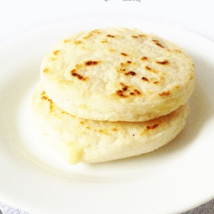 AREPA SENCILLA CON MANTEQUILLA + GASEOSA PERSONAL
