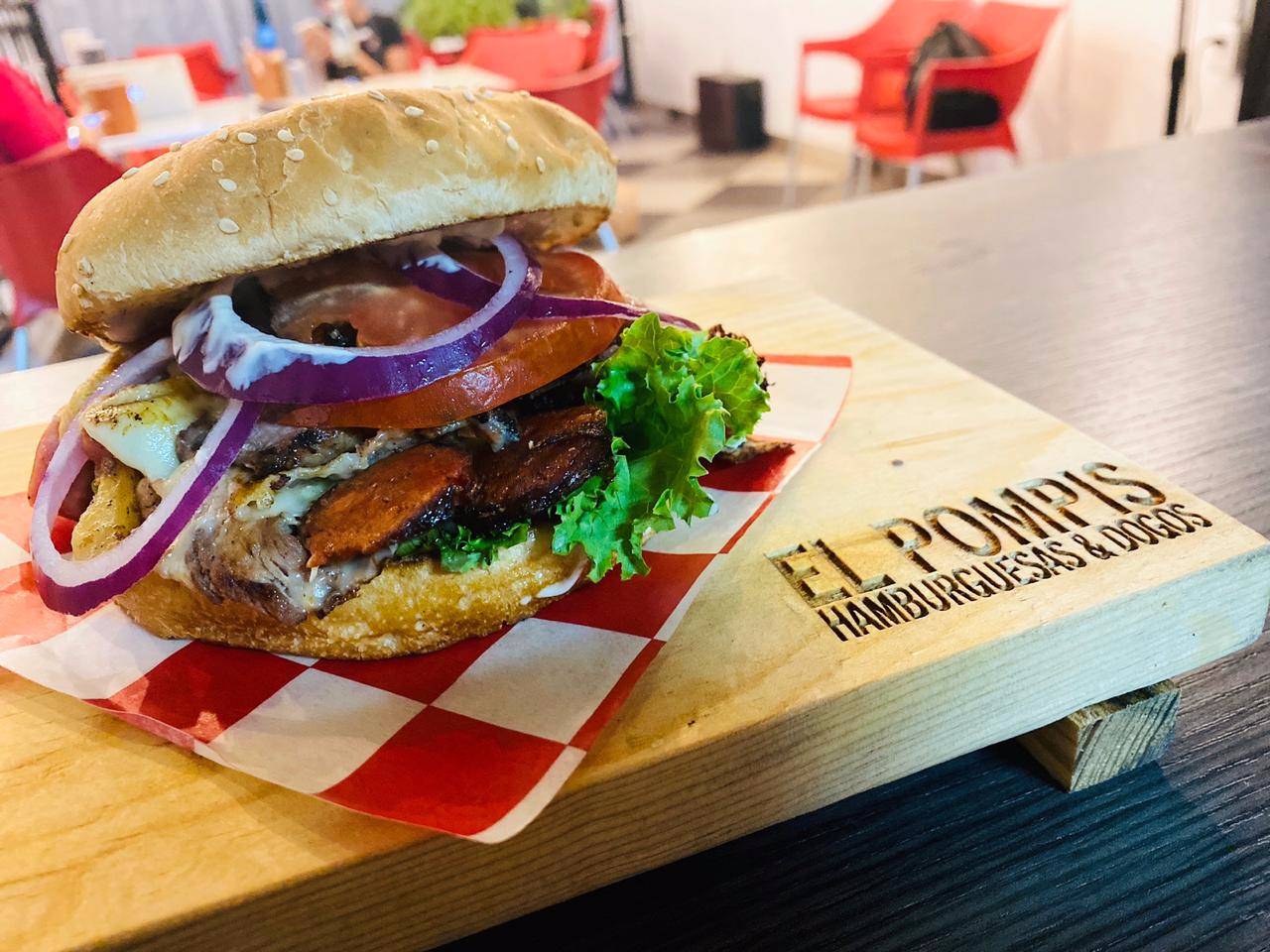 HAMBURGUESA AL CARBON POMPIS + 1 COCA COLA