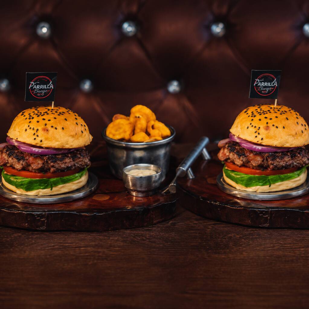 Combo 2x1 Hamburguesas Cheese + 1 Porcion de Papas
