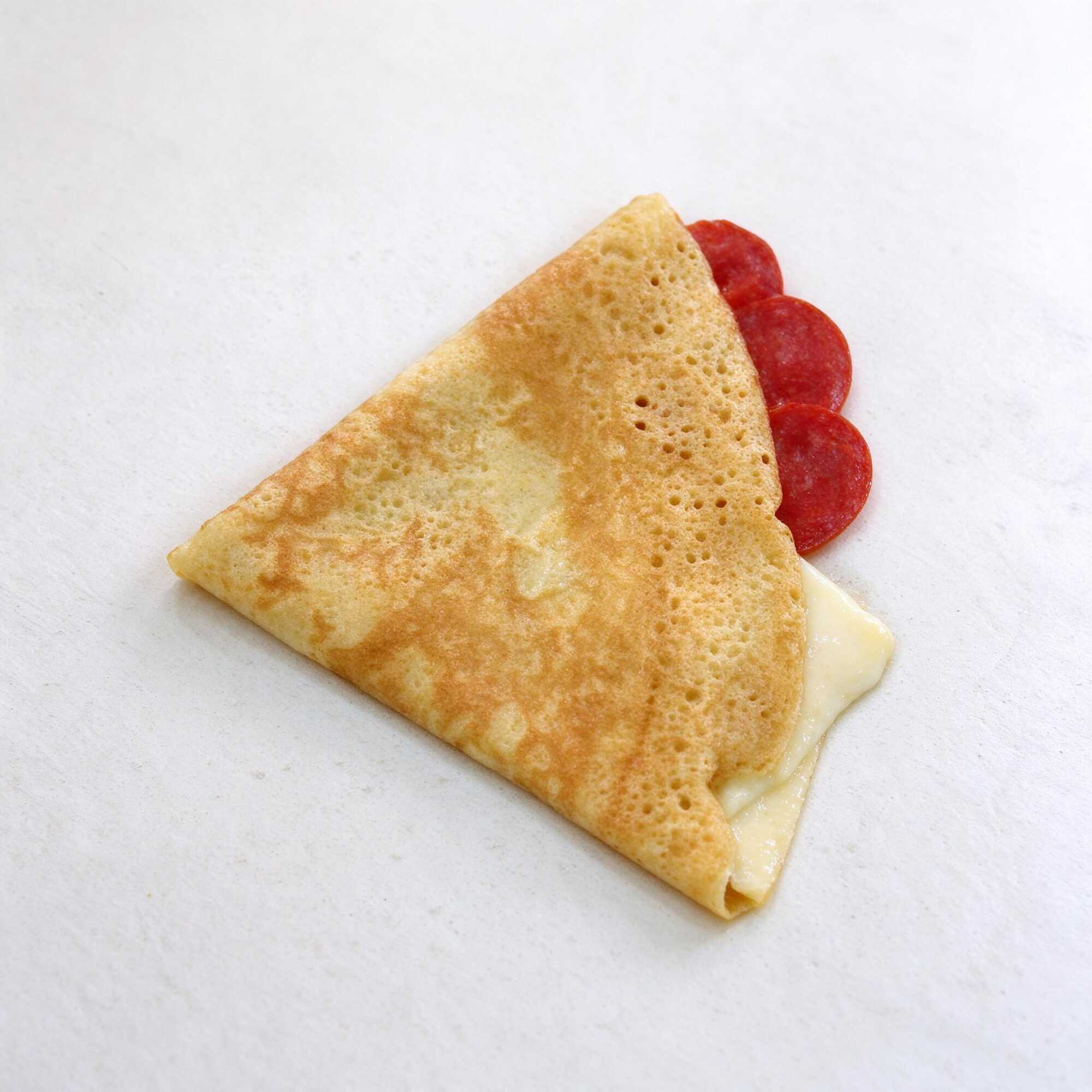 Crepa de Peperoni y queso mozarella