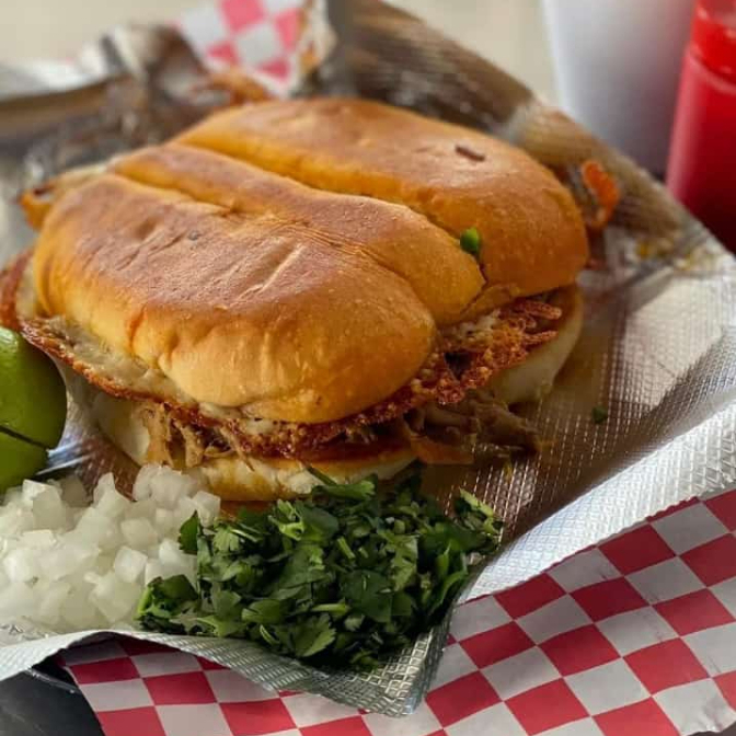 Lonche de Birria