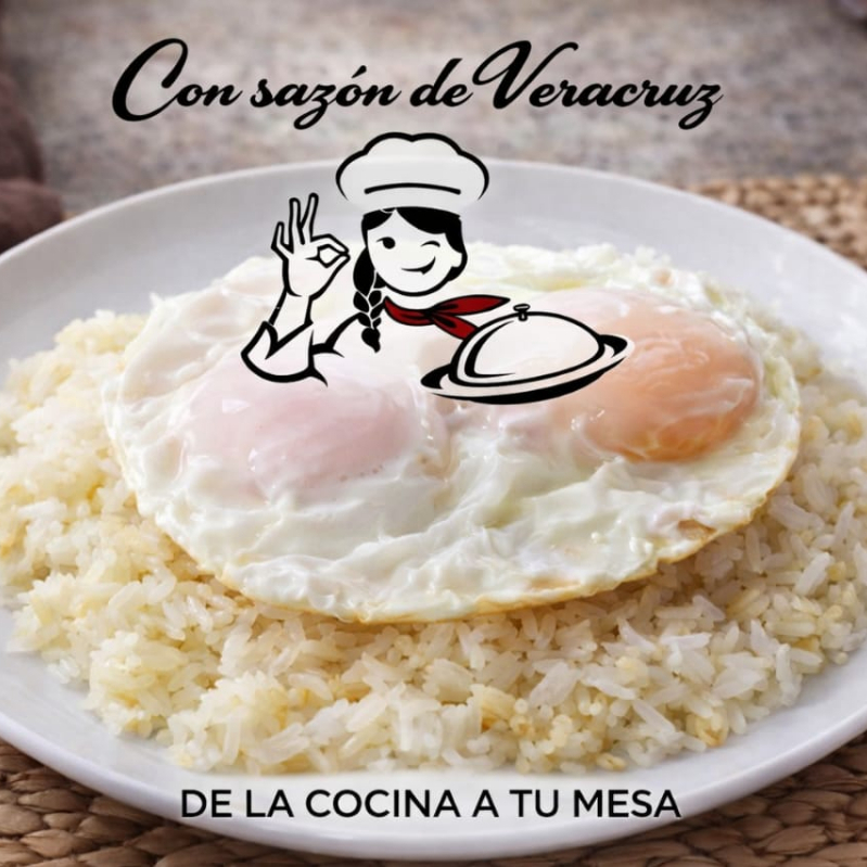 HUEVOS ESTRELLADOS CON ARROZ