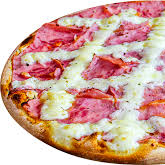 Massa, Molho, Mussarela, Presunto relado, Catupiry, Tomate, Cebola, Azeitona e Orégano.