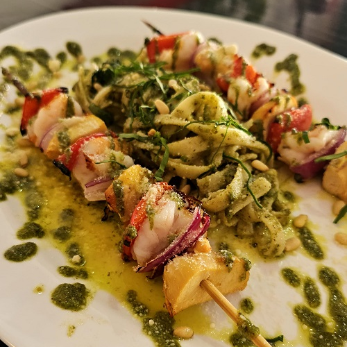 BROCHETA CAMARON Y POLLO
