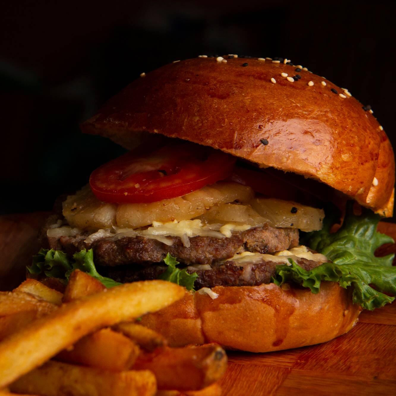 Hamburguesa Aloha con papas