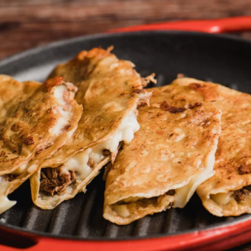 Quesabirria de Tortilla de Míz