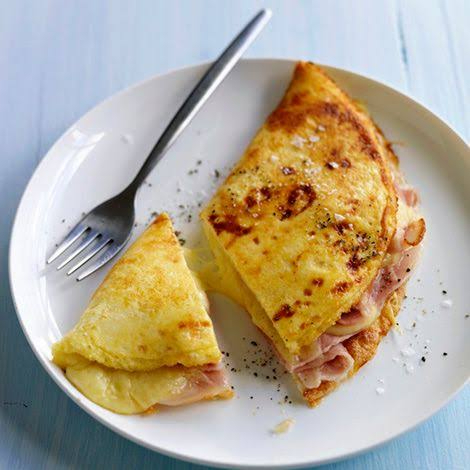 Omelete com 3 ovos, e recheio com ingredientes selecionados