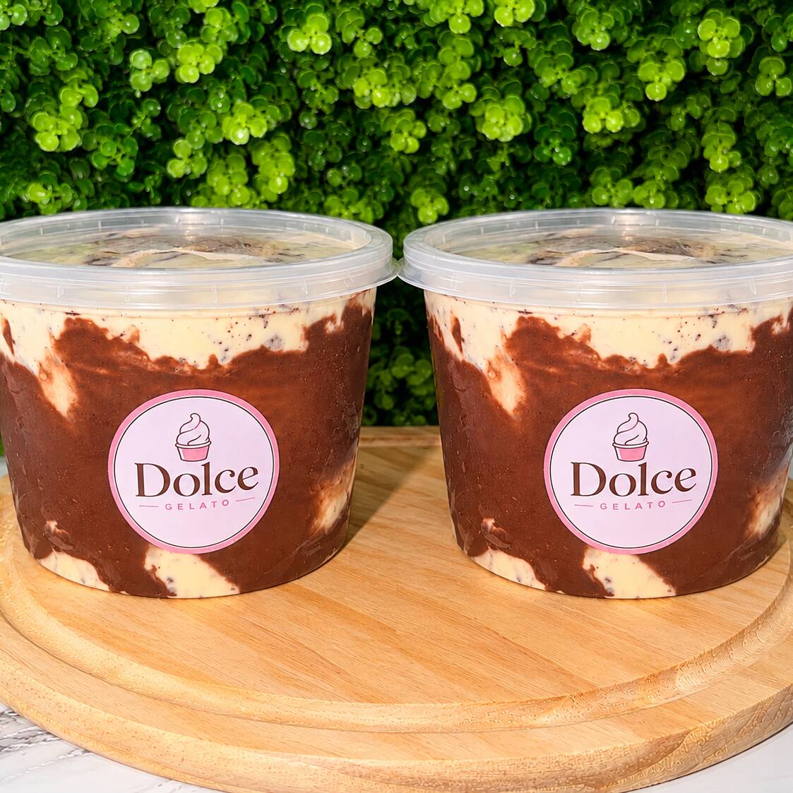 Dois potes de 1 litro para deixar seu momento ainda mais gostoso! Cremoso, irresistível e perfeito para compartilhar.
Escolha seus sabores favoritos e aproveite!