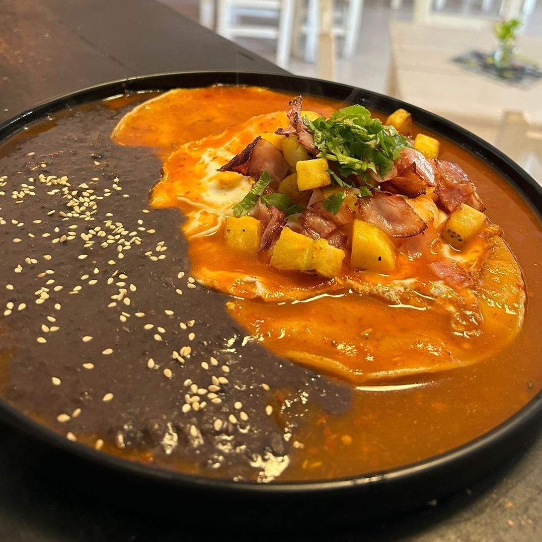 Huevos Motuleños